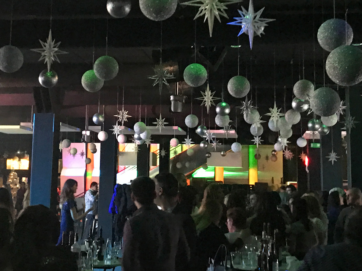 Коледното парти на Remix