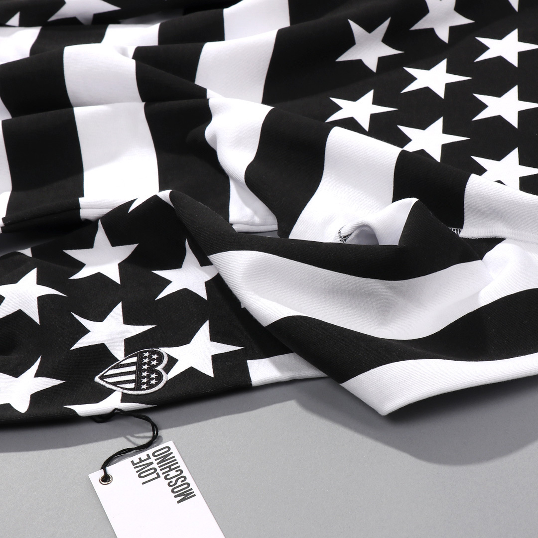 insta-2019-10-love-moschino_cotton