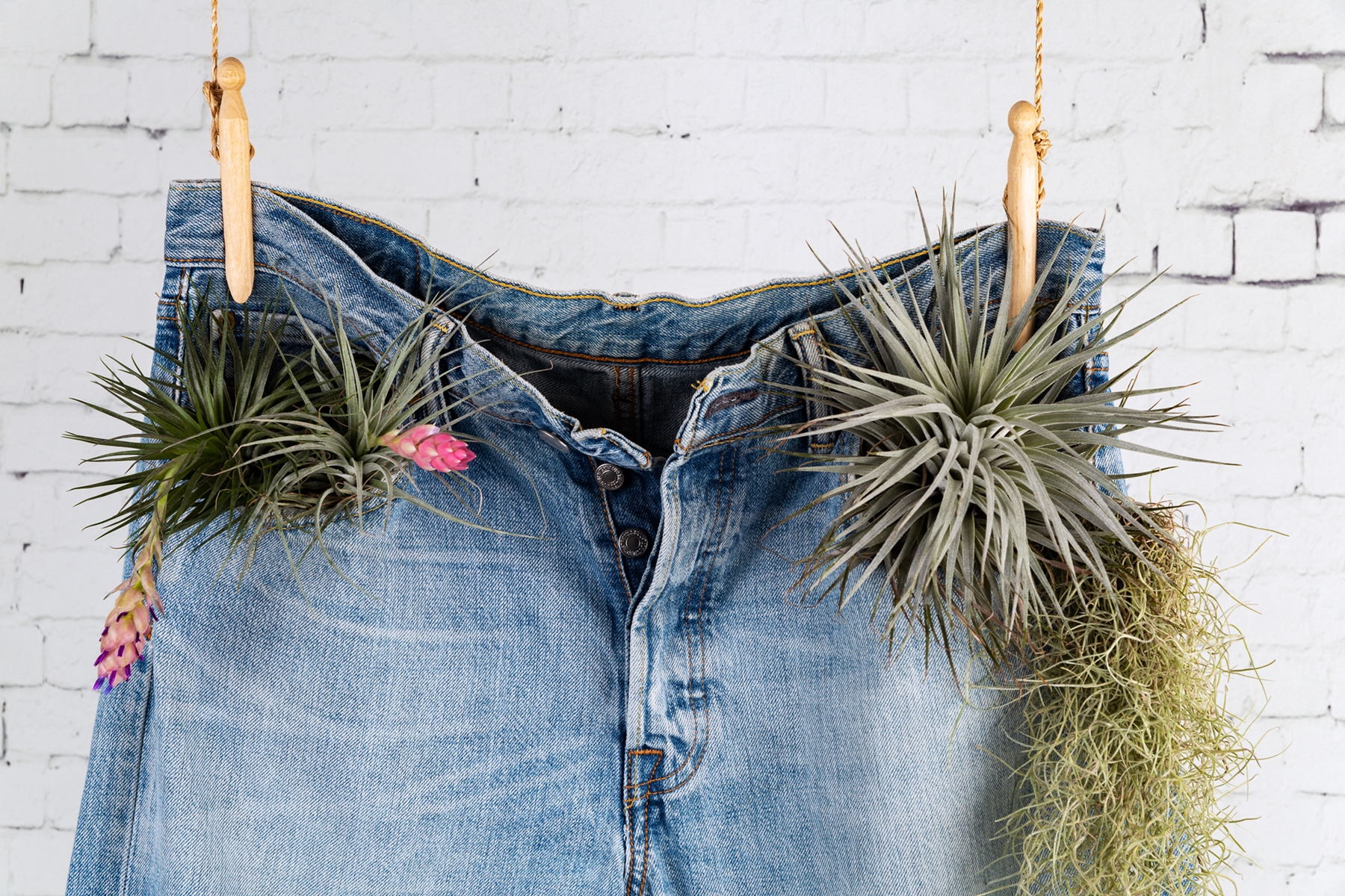 Die Jeans des Jahres 2021 – hoch tailliert und locker sitzend